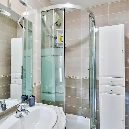 Apartment Chic And Spacious With Parking *